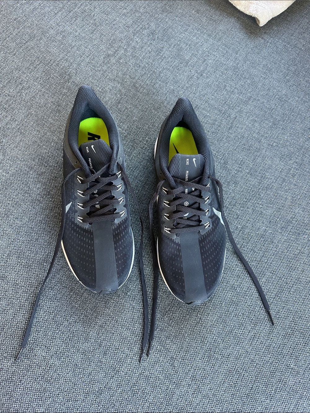 Nike Black Running Sneakers with Neon Green Insoles